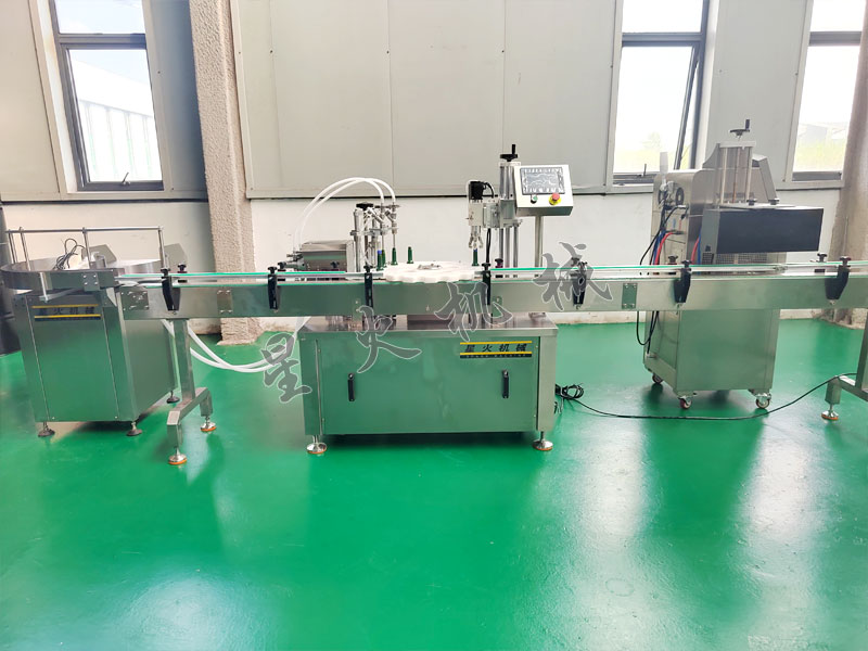 玻璃油膜清洗劑灌裝旋蓋鋁箔封口生產(chǎn)線(xiàn)實(shí)拍