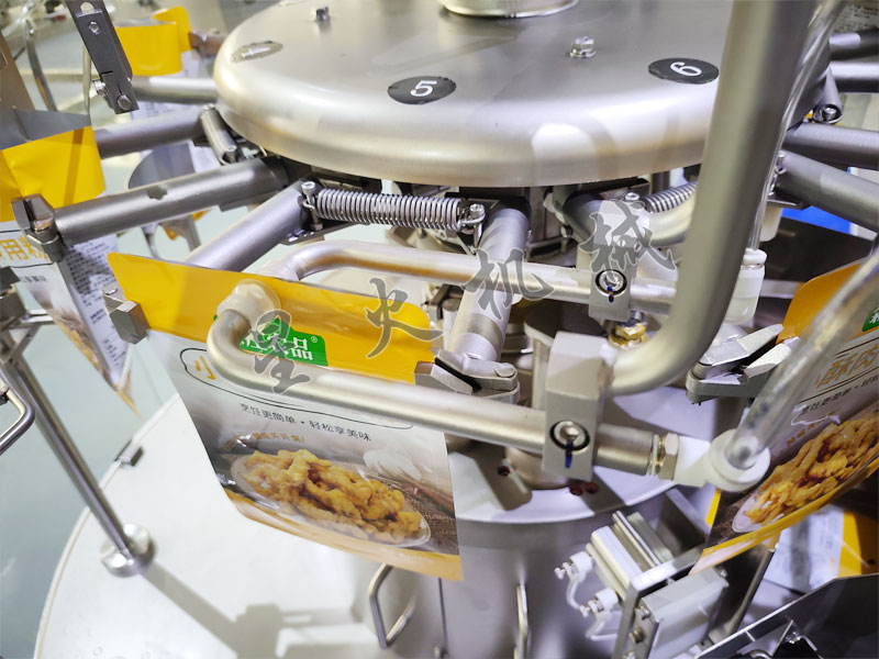 南京全自動腌制雞肉片封口機包裝設備細節(jié)實拍